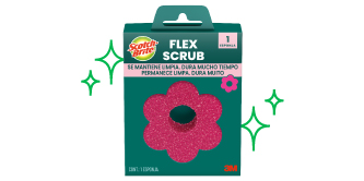 Empaque de una esponja Scotch-Brite Flex Scrub en forma de flor color rosa, con destellos verdes decorativos.
